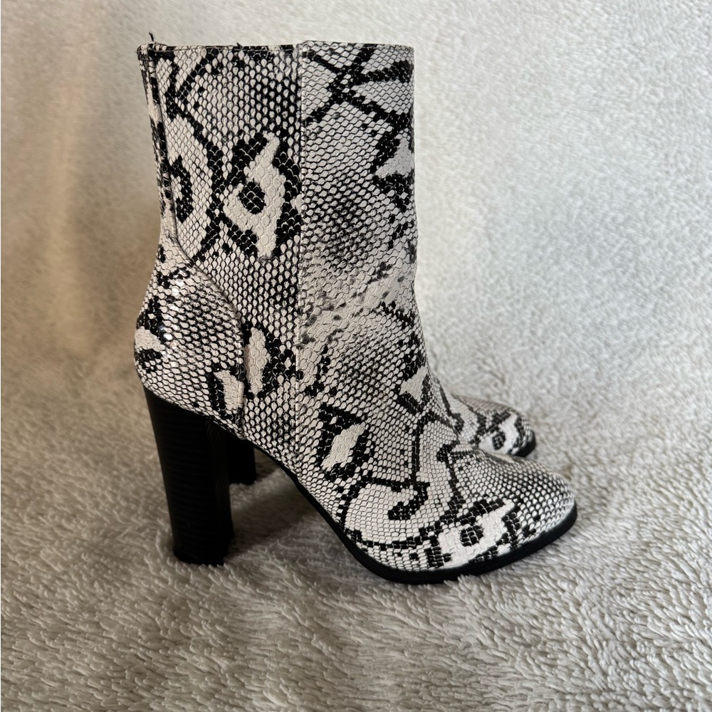 boots ❤️ - Picture 3 of 4